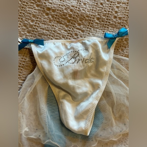 Auction listing-NWT-Victorias Secret White Bride thong with Veil - Picture 2 of 6